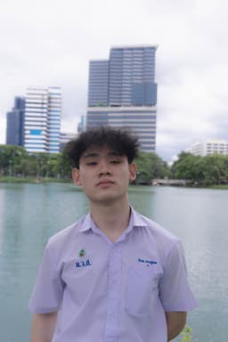 ธีรพร ลาภปฐมพร